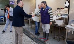 Kuşadası Belediye Başkan Vekili Demirtaş'tan Balık Pazarı'na ziyaret