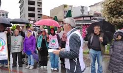 Rize'nin Pazar ilçesinde emeklilerden iktidara tepki: Her emekli aylığına derhal 20 bin TL seyyanen zam yapılmalıdır