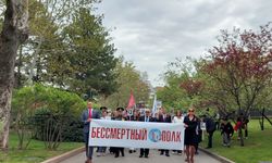 Rusya'nın Ankara Büyükelçiliği'nde 'Ölümsüz Alay' Yürüyüşü düzenlendi