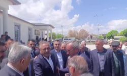 Sezgin Tanrıkulu Iğdır'da esnaf ve vatandaşları ziyaret etti