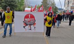 Tokat'ta Sağanak Yağmura Rağmen 1 Mayıs Coşkusu: Biz Kazanacağız!