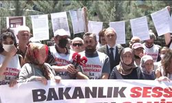 Açlık grevindeki öğretmenler Milli Eğitim Bakanlığı'na yürüdü