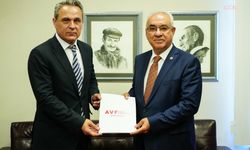 Alevi Vakıfları Federasyonu Genel Başkanı Doğan'dan DSP Genel Başkanı Önder Aksakal'a ziyaret