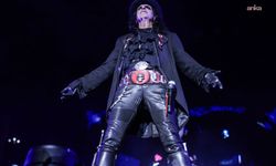 Alice Cooper İstanbul'da sahneye çıktı şarkıları hep bir ağızdan söylendi