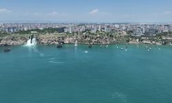 Antalya Büyükşehir Belediyesi, 35 yapay resif bloğunu denize indirdi