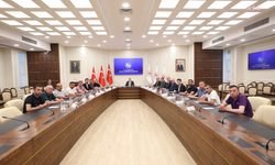 Bakan Işıkhan, Türkiye Maden İşçileri Sendikası heyeti ve Doruk Madencilik işçileriyle görüştü