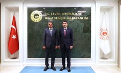 Bakan Kurum, CHP'li Belediye Başkanları Odabaşı ve Koç'u Bakanlıkta kabul etti
