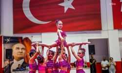 Bayraklılı kursiyerlerden yıl sonu gösterisi
