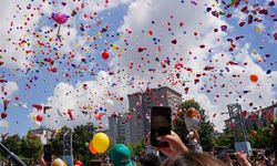 Beylikdüzü'nde umut balonları 9 yaşındaki Almira için gökyüzüne bırakıldı