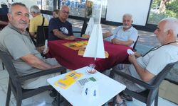 Burhaniye, Kuzey Ege'de briç oyununun merkezi oldu