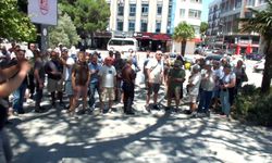 Burhaniye'de eğitimcilerden açlık grevindeki Özel Sektör Öğretmenleri Sendikası üyelerine destek