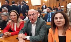 CHP Grup Toplantısı öncesi yaşanan gerginlik... CHP'li Nazlıaka: 'AKP yargısının partimizi şekillendirmesine asla ve asla izin vermemeliyiz'
