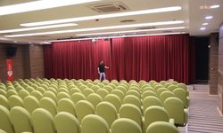 Efeler'de kültür ve sanatın yeni adresi Muzaffer İzgü Konferans Salonu olacak