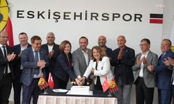 Eskişehir Büyükşehir Belediye Başkanı Ünlüce'den Eskişehirspor'a ziyaret