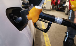 Gözler benzin ve motorinde yapılacak indirimde... Brent petrol düşerken, akaryakıt fiyatları sabit kaldı