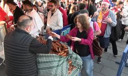 İstanbul'da meydan ve parklar milli maç heyecanıyla doldu taştı