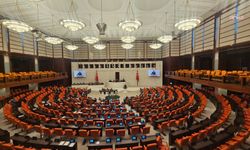 İYİ Parti'nin mülakat mağduru ve özel sektör öğretmenlerinin çalışma koşullarının araştırması önerisi AK Parti ve MHP oylarıyla reddedildi