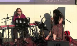 Kadıköy'de caz rüzgarı: İstanbul Kitapçısı terasında müzik şöleni haziran ayında da sürüyor