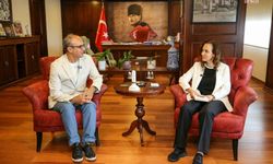 Karşıyaka Belediye Başkanı Ünsal, fotoğraf yarışması birincisi Opruklu'yu konuk etti