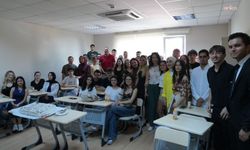 Kartal Belediyesi'nden YKS öğrencilerine moral ziyareti