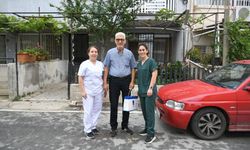 Kuşadası Belediyesi Evde Bakım Birimi'nden Babalar Günü ziyaretleri