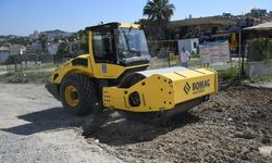Kuşadası Belediyesi yol yapım çalışmalarına aralıksız devam ediyor