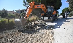 Kuşadası'nda üstyapı yatırımları, Kadınlar Denizi Mahallesi'ne devam ediyor