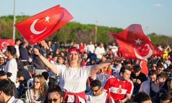 Maltepe'de milli heyecan binleri buluşturdu