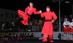 Manavgat'ta 12. Uluslararası Halk Dansları Festivali düzenlendi