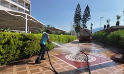 Marmaris Belediyesi Temizlik İşleri Müdürlüğü'nden yaz mesaisi