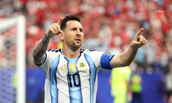 Messi tarihe geçti, Arjantin liderliğe yükseldi