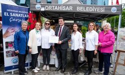 Ortahisar'da el emeği ürünler, El Sanatları Kursları Yılsonu Sergisi'nde görücüye çıktı