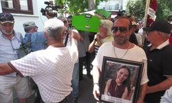 Oyuncu Ece İrtem, Aydın'ın Kuşadası ilçesinde son yolculuğuna uğurlandı