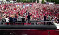 Özgür Özel: Bizim yürüyüşümüz bir partinin kendi içindeki mücadelesi değil, 103'üncü yılında yeniden halkın iktidar olması mücadelesidir
