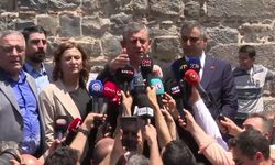 Özgür Özel Diyarbakır'da: CHP Grup Başkanı Özel: 'Güne bize selam yollayan Selahattin Demirtaş'ın selamıyla başladık'