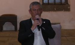 Özgür Özel, Diyarbakırlı gençlerle bir araya geldi: 'Kayyum, 'İktidar yürüyüşünü bırak, gel benle güreşe tutuş' diyorsa onları orada bırakırım, iktidara yürümeye devam ederim'