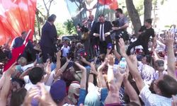 Özgür Özel İzmir'de... Özel: Yeni bir yürüyüşün, iktidara yürüyen bir siyasetin içindeyiz
