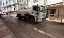 Şehzadeler Belediyesi'nden yağış sonrası temizlik çalışması
