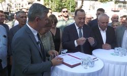 Soma'da Mimar Ferdi Zeyrek Kent Meydanı ve Yeraltı Otoparkı Projesi'nin temeli atıldı
