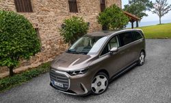 Tamamen elektrikli yeni Mercedes-Benz VLE, limuzin konforunu MPV'nin çok yönlülüğü ile birleştiriyor