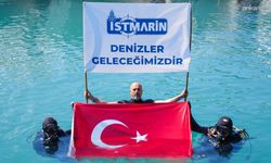 Tarabya Koyu'nda dip temizliği: Denizden park dubası, fayans ve lastik çıktı