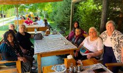 Tepebaşı Belediyesi Metin Özöğüt Yaşam Merkezi sakinleri Bozüyük'ü gezdi