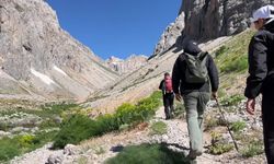 Tunceli'deki Kırk Merdiven Şelalesi doğaseverlerin uğrak noktası olmayı sürdürüyor