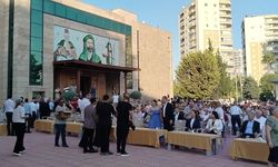 Vahap Seçer: Mersin aşure gibidir, her yaşam biçiminden insanların kardeşçe yaşadığı bir kentteyiz
