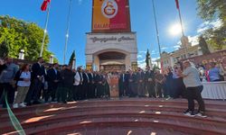 Galatasaray'ın şampiyonluk bayrağı Büyükçekmece Şampiyonlar Anıtı'nda göndere çekildi