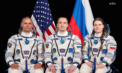 ABD'li astronot ve Rus kozmonotlar üç saatte uzay istasyonuna ulaştı