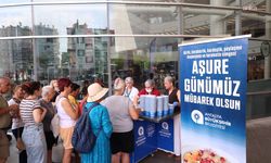 Antalya Büyükşehir Belediyesi, aşure ikramlarına devam ediyor