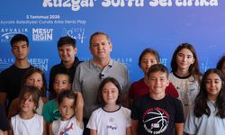 Ayvalık'ta rüzgar sörfü eğitimlerini tamamlayan çocuklar sertifikalarını aldı