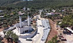 Bodrum'da Çamlık Cami önündeki meydan düzenleniyor
