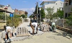 Burhaniye'de üstyapı çalışmaları aralıksız devam ediyor